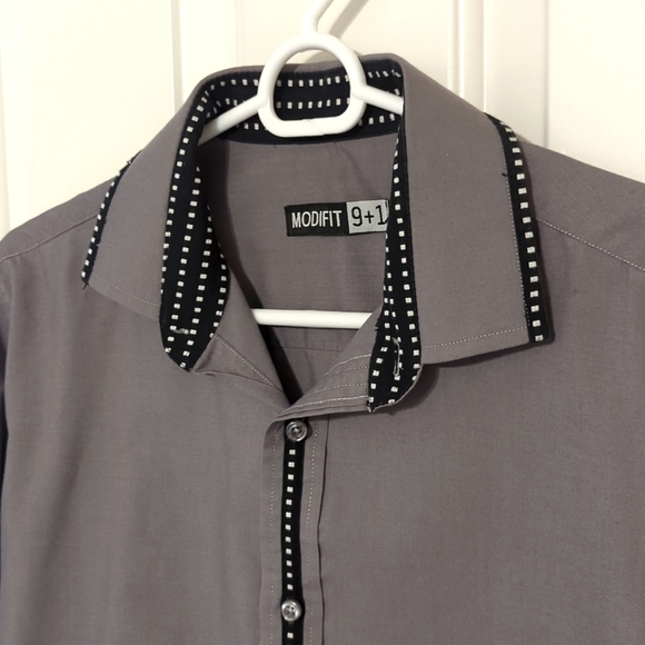 Men's Grey button down dress shirt - Picture 2 of 3